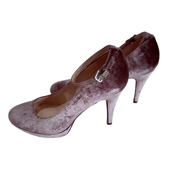 Gray Velvet Heels with Ankle Strap, Stiletto, Size 8.5 Shoe, Women's Shoe, Unisa - Picture 7 of 10